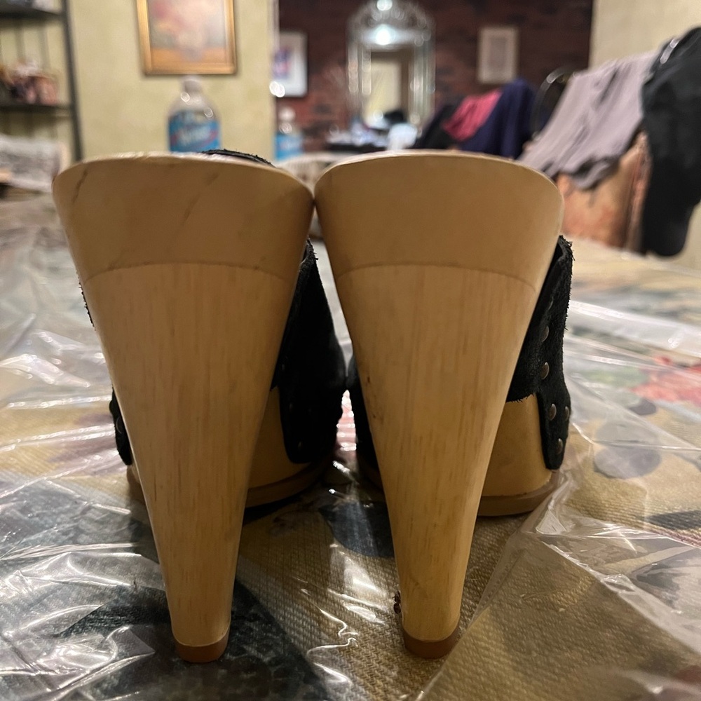 Sandals - Picture 5 of 9